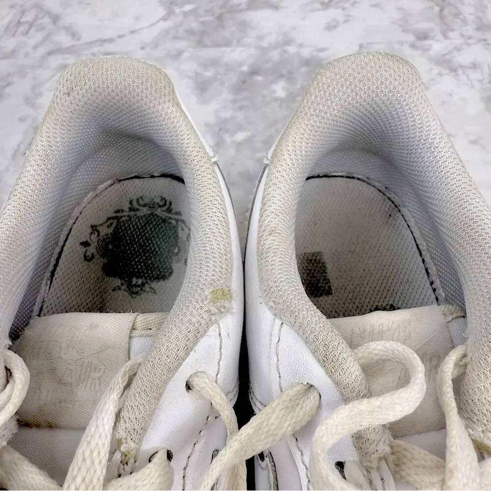 NIKE AIR FORCE 1  Low White Sneakers Size 4.5Y Big Boy